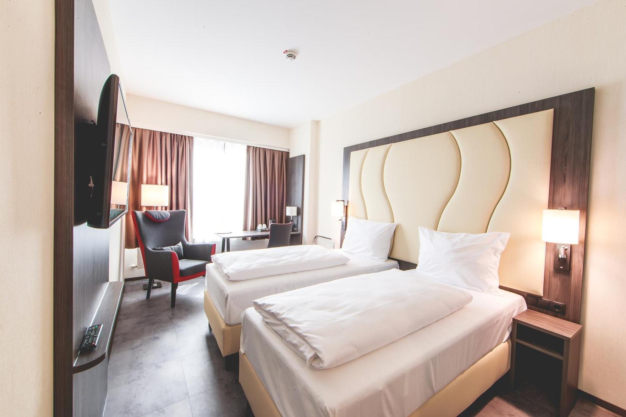 Best Western Plaza Hotel MHG Zewnętrze zdjęcie