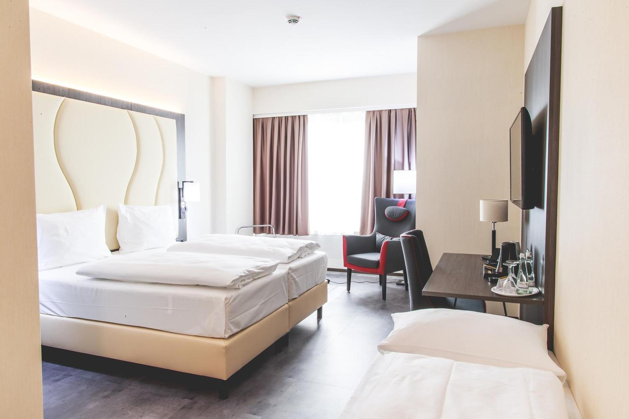 Best Western Plaza Hotel MHG Zewnętrze zdjęcie