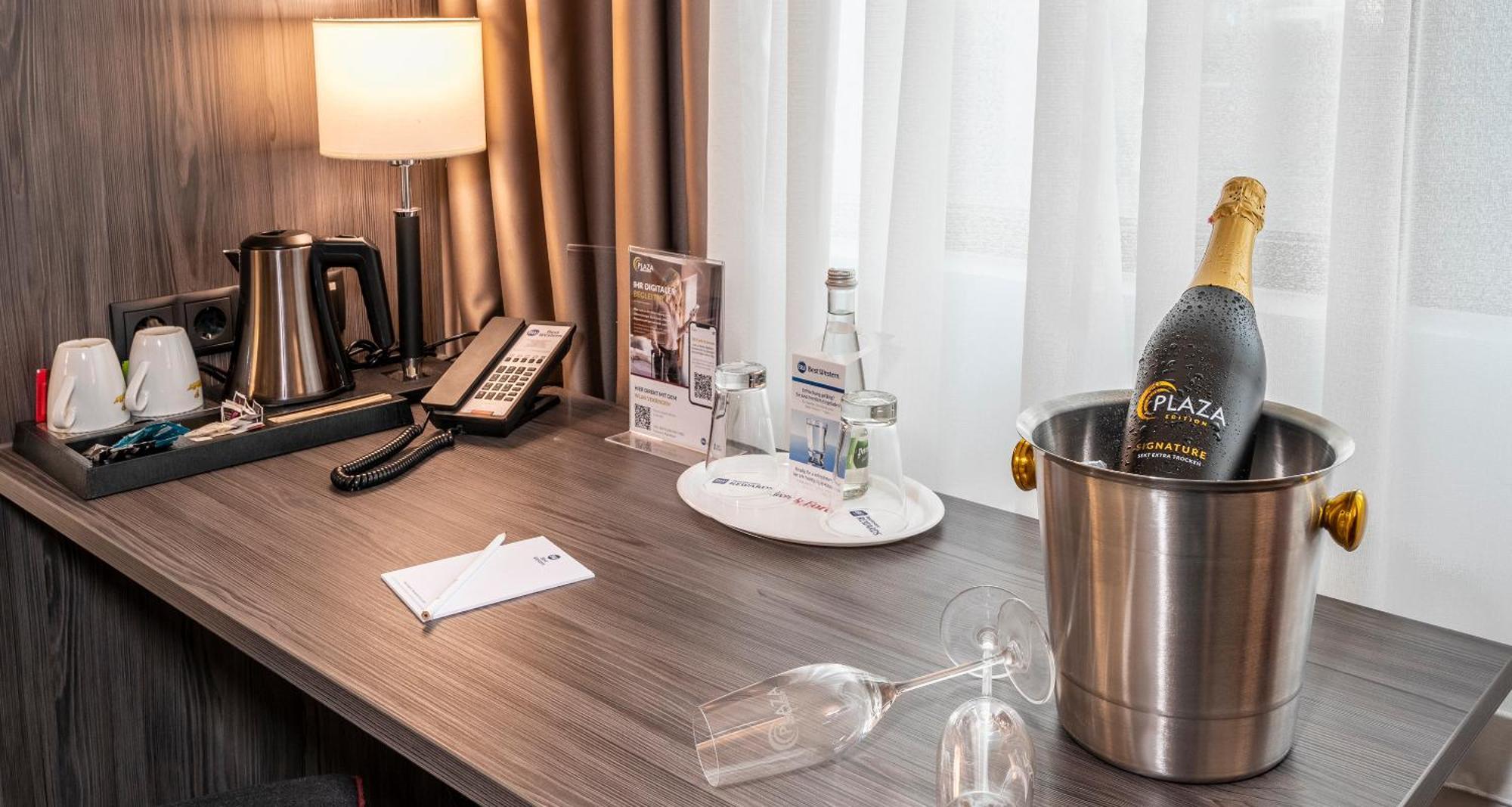 Best Western Plaza Hotel MHG Zewnętrze zdjęcie
