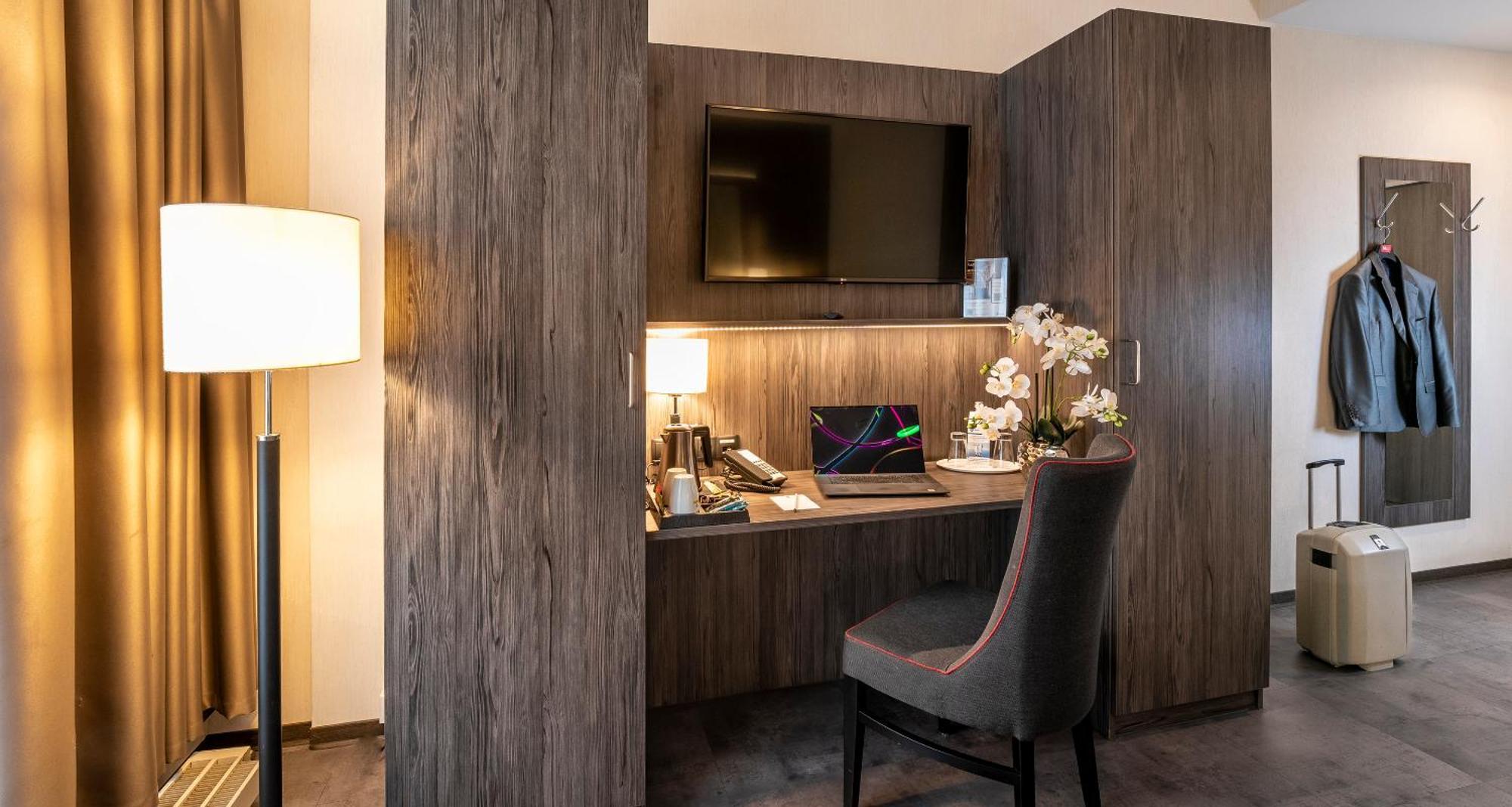 Best Western Plaza Hotel MHG Zewnętrze zdjęcie